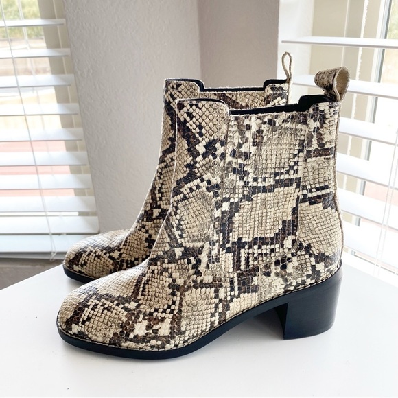 NORDSTROM Hazina Animal Print Leather Chelsea Boots NEW Size 6 - Picture 1 of 7